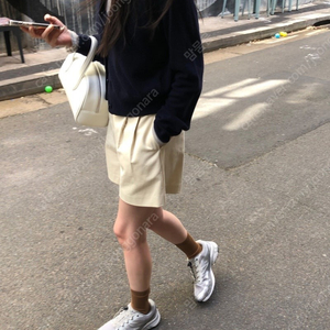 르모어 핀턱 하프팬츠 S 새상품