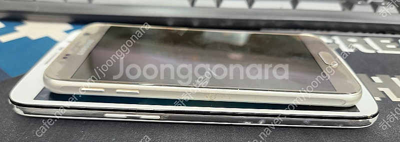 구형 핸드폰 판매합니다. 2개 (25,000원 택포)--3