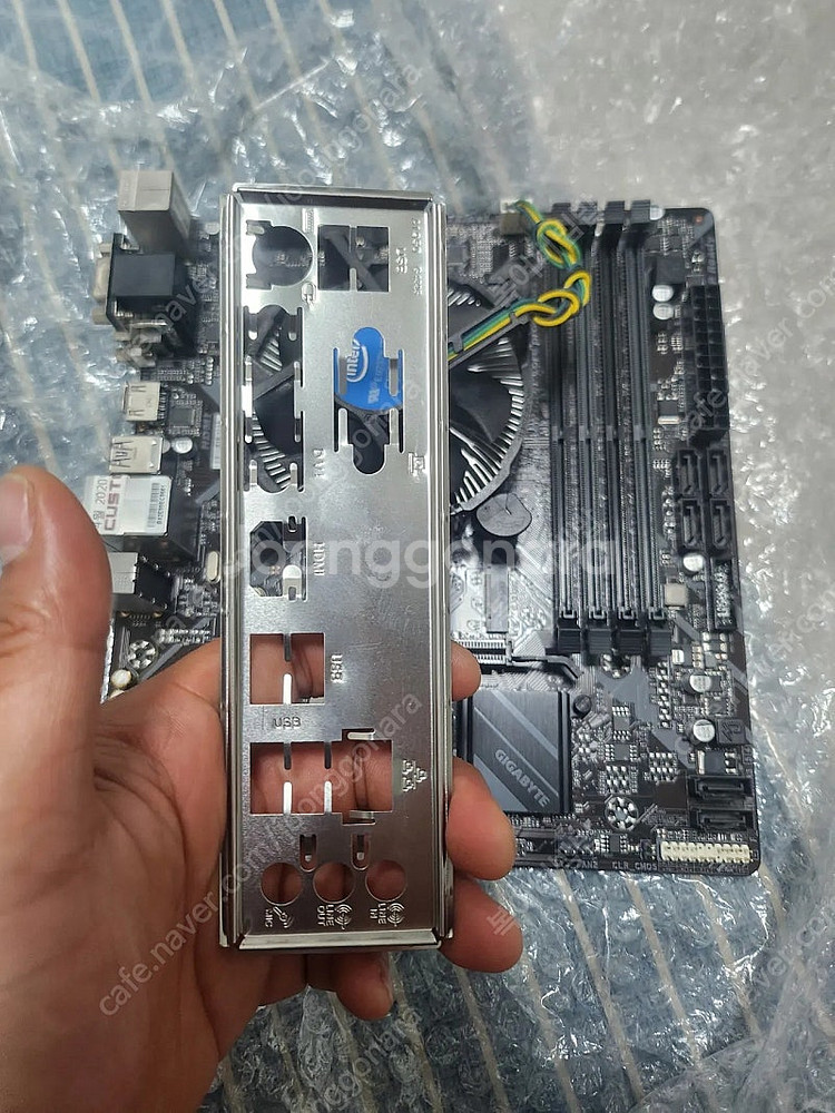 인텔 i5-9400 CPU와 보드 세트를 10만원에 팝...--1