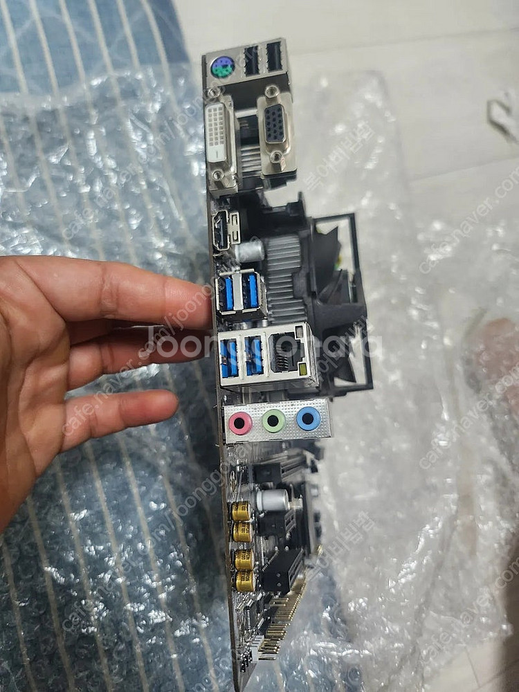 인텔 i5-9400 CPU와 보드 세트를 10만원에 팝...--2