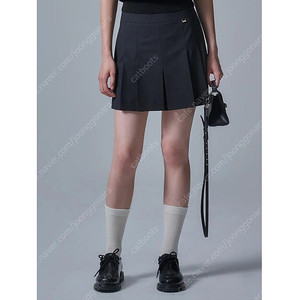 JUUN.J 준지 메탈 포인트 플리티드 쇼츠 38 블랙 JW4725W025