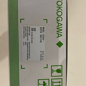 Yokogawa UT32A-000-11-00 요코가와 온도컨트롤러 새상품