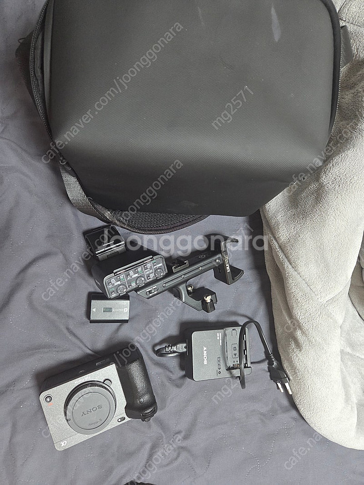 fx3 body + 배터리 충전기 + 배터리 + 탑핸들...--0