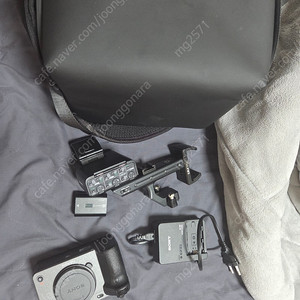 fx3 body + 배터리 충전기 + 배터리 + 탑핸들 일괄
