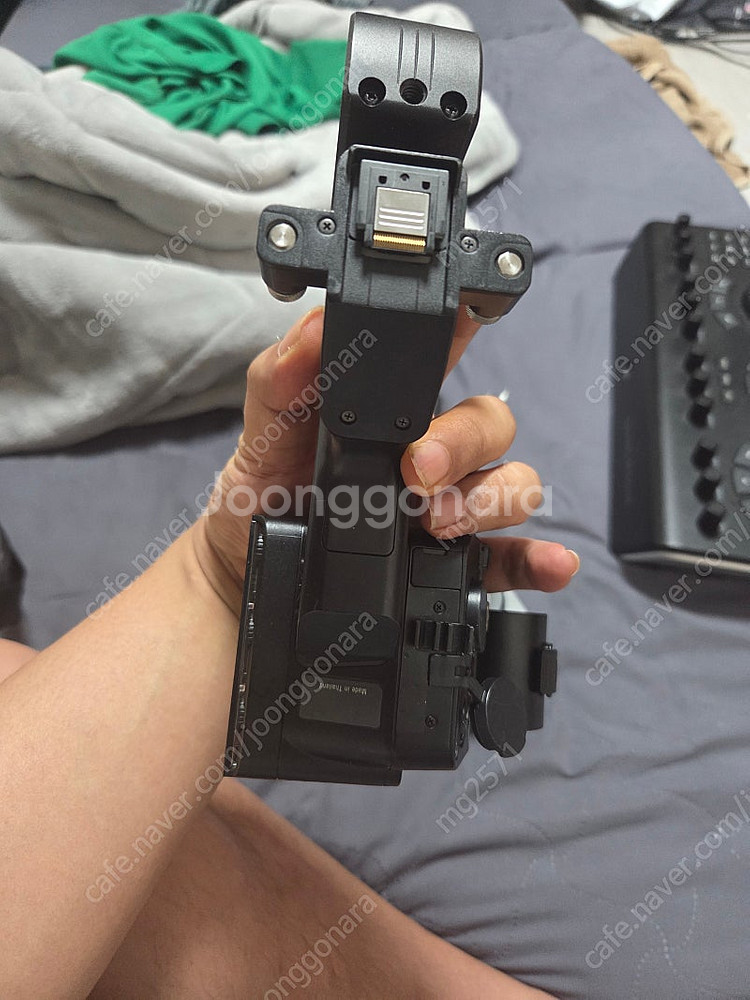 fx3 body + 배터리 충전기 + 배터리 + 탑핸들...--7