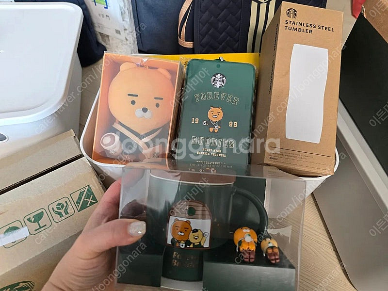 스타벅스 라이언. 춘식이 콜라보 저렴하게 판매--0