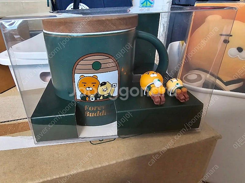 스타벅스 라이언. 춘식이 콜라보 저렴하게 판매--2