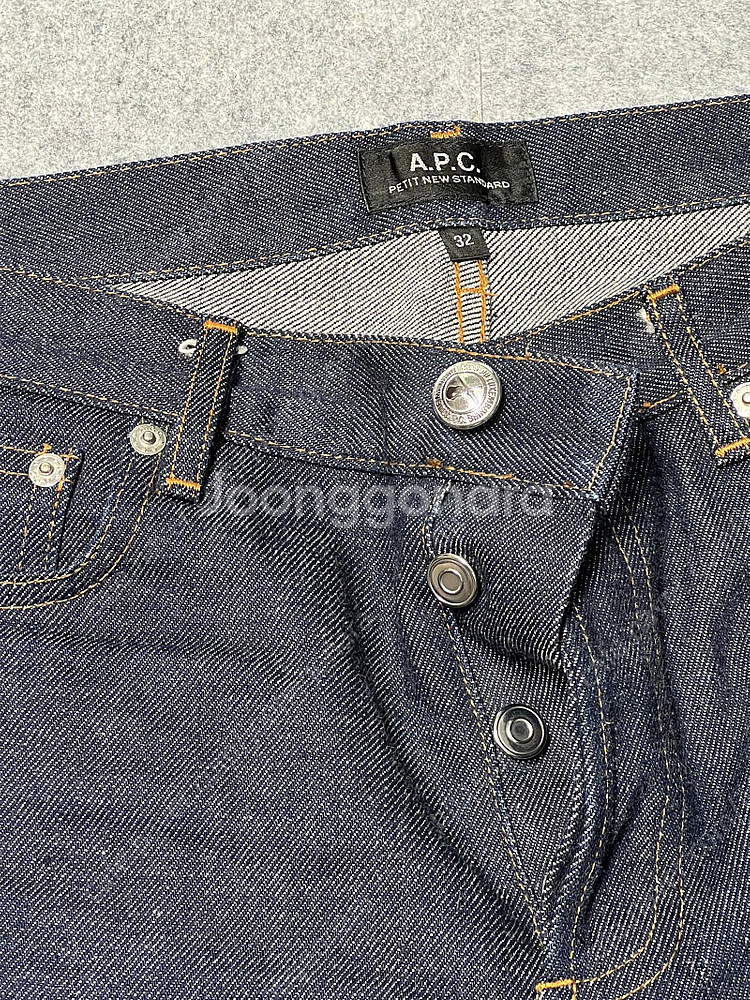 A.P.C. 쁘띠 뉴 스탠다드 데님 32--2