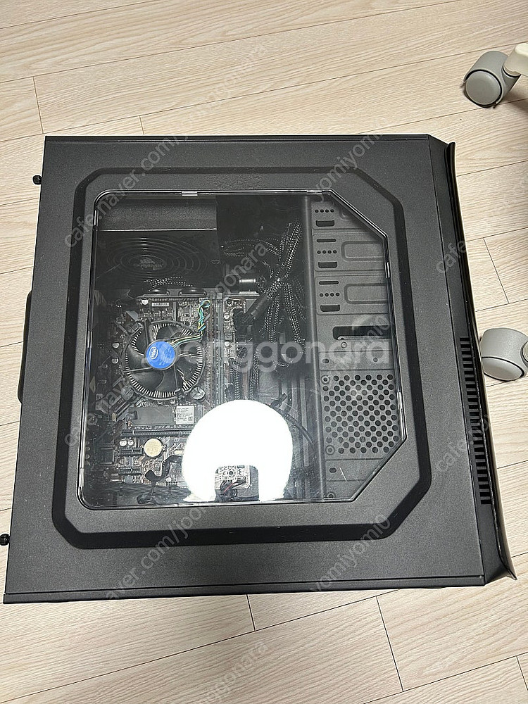GIGABYTE GA-B360M-D2V + Intel ...--8