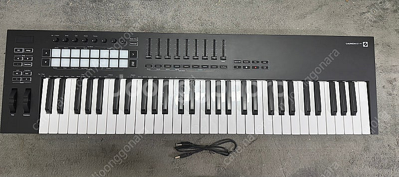 노베이션 런치키61 MK3 Launchkey61 마스터...--0