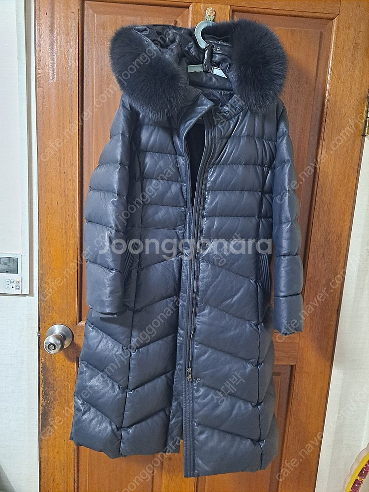 샤트렌 인조가죽 롱패딩 팝니다--0