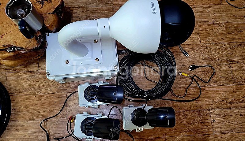 CCTV 210만화소 PTZ카메라1개 외부용카메라4개 ...--1