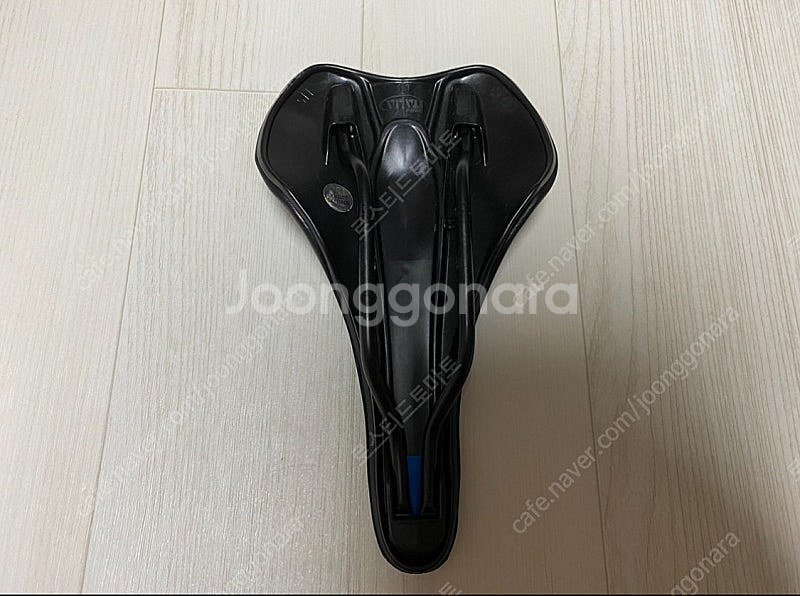 셀레 이탈리아 slr 부스트 안장 판매합니다--1