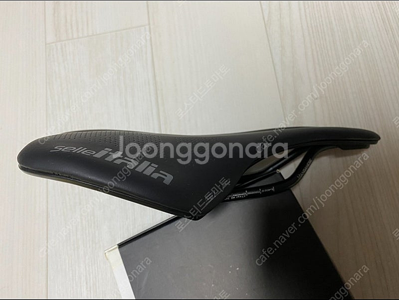 셀레 이탈리아 slr 부스트 안장 판매합니다--3