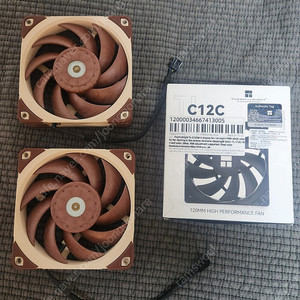 녹투아 a12 x 25 쿨러 2개 팝니다.