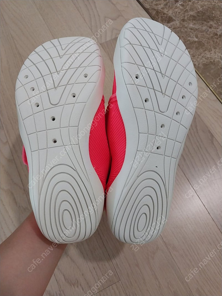 여아 아쿠아슈즈 이미지