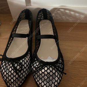 꺌랑 메쉬 플랫
