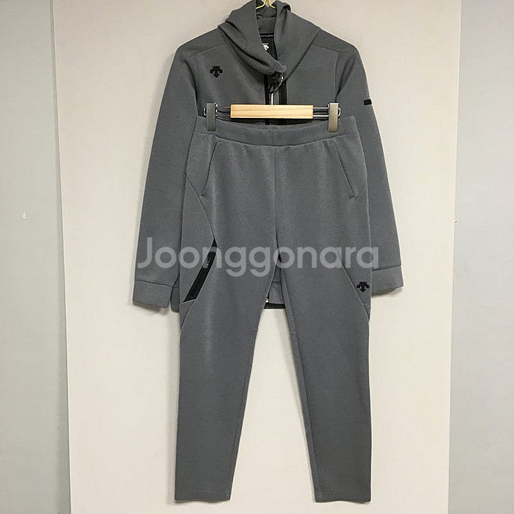 데상트 키즈 트레이닝 자켓 팬츠 세트 160 / 랑방 마인 오브제 타임 럭키슈에뜨 산드로 마쥬 오르 시에 시스템--0