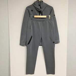 데상트 키즈 트레이닝 자켓 팬츠 세트 160 / 랑방 마인 오브제 타임 럭키슈에뜨 산드로 마쥬 오르 시에 시스템