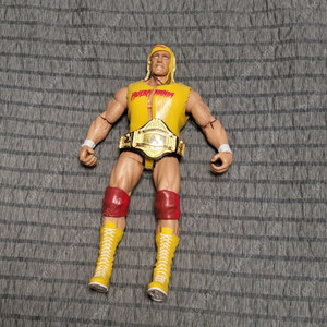 WWE 헐크호건 피규어 판매합니다.