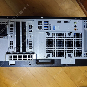 택포 33만원,부품별 판매 가능.델 본체.i7 10700,램 pc4 16기가 1개신품.ssd 512gb 신품,1테라 하드,무선 와이파이 내장,