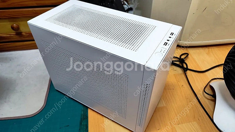 라이젠 9600X + 라데온 RX9070 본체--0