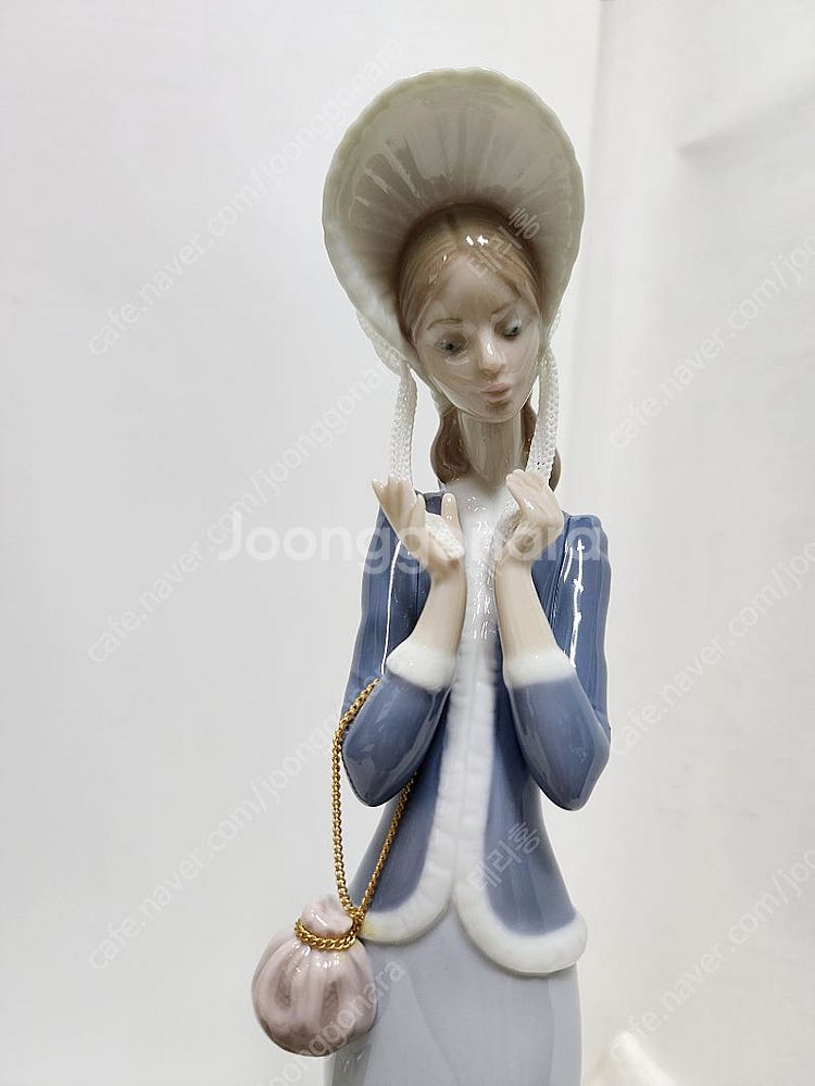 야드로 정품 피겨린 여인과 댕댕이 도자기인형--1