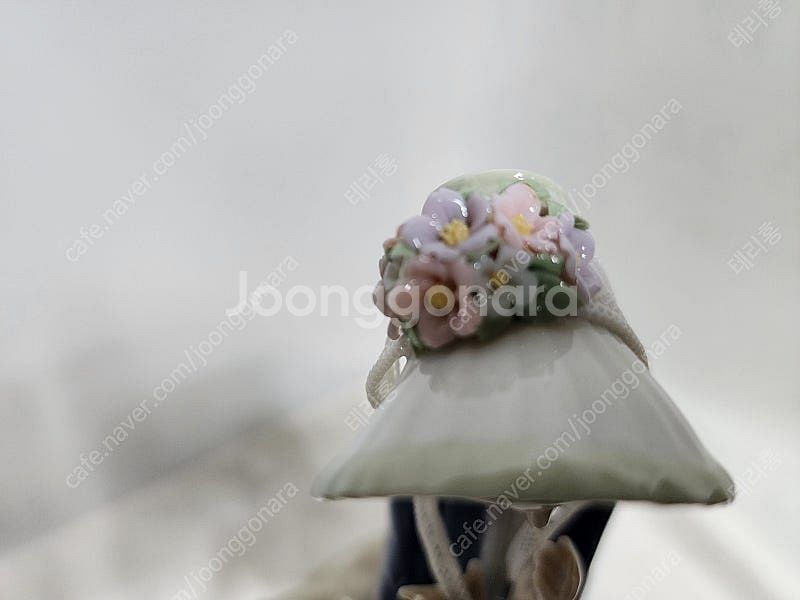 야드로 정품 피겨린 여인과 댕댕이 도자기인형--8
