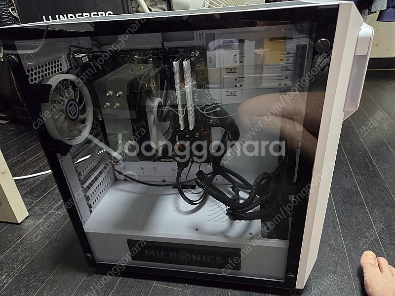 라이젠 5600X, 어로스 엘리트 B450M, 커세어--1