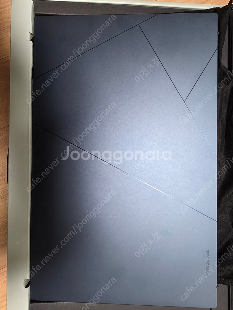 젠북 15 oled UM3504DA 거의 새제품--0