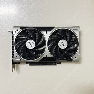 RTX5060 컴퓨터 본체 그래픽카드