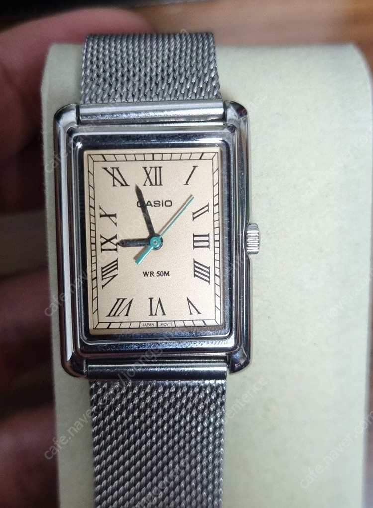 카시오 탱크 사각시계 이미지