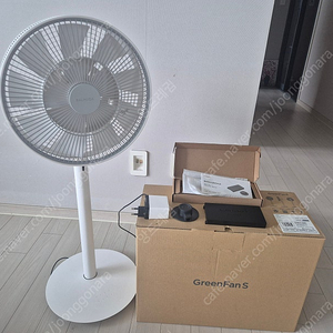 발뮤다 그린팬s 화이트 선풍기+ 발뮤다 배터리독 팝니다.