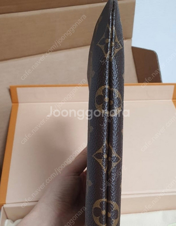 74만원가->15만 루이비통 에튀보야주pm 클러치--2