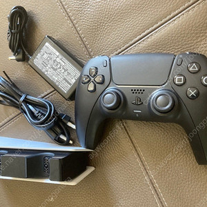 PS5 듀얼센스, 충전거치대