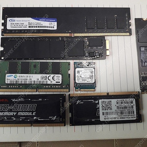 PC4 3200 8G*2개 웨스턴디지털SSD256G 1개