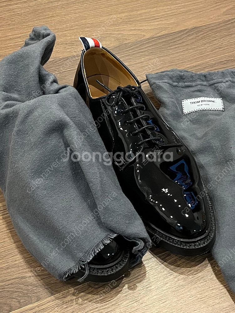 [정품] 톰브라운 유니폼 샤인 더비 275--0