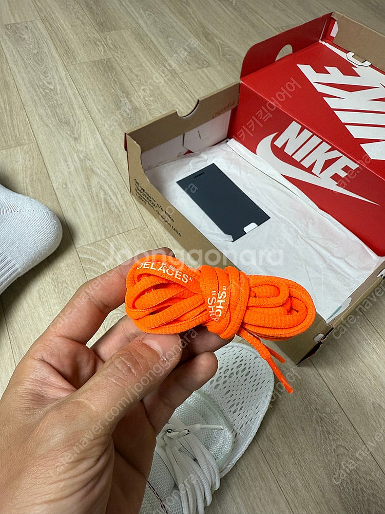 나이키 프레스토 오프화이트--0