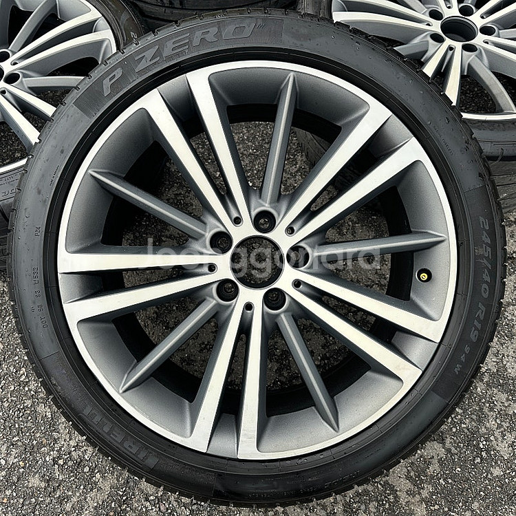 벤츠 CLS W257 19인치 정품 휠타이어 세트 팔아...--1