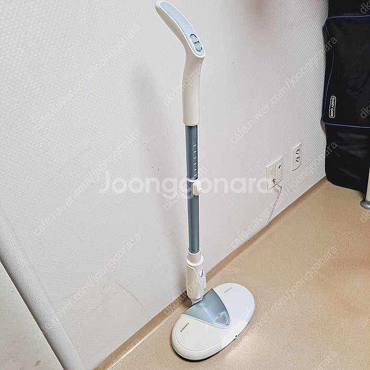 한샘 무선 LED 물분사 물걸레 청소기 새걸레포함 배터...--1