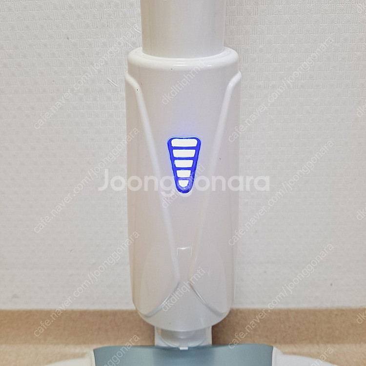 한샘 무선 LED 물분사 물걸레 청소기 새걸레포함 배터...--5