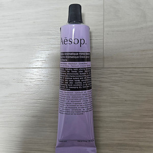 새제품 이솝 엘레오스 아로마틱 핸드 밤 판매합니다