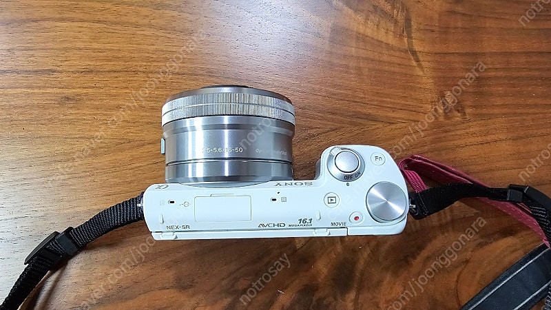 [판매] 소니 NEX-5R 미러리스 카메라 및 16-50mm 렌즈 판매합니다.--3