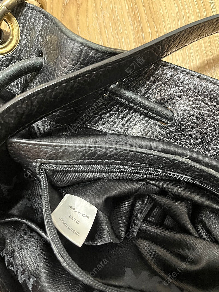 MCM 가죽 숄더백--7