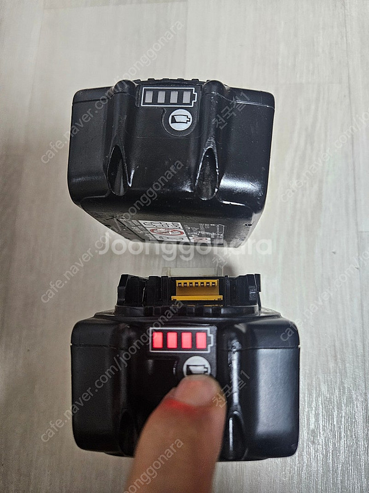 마끼다18v 6ah 5ah 각1개씩 정품배터리 2개--1