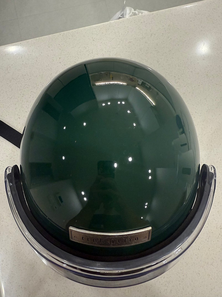 크랭크 레트로 그린 헬맷 이미지