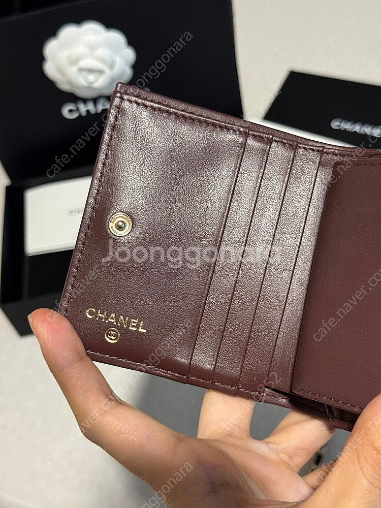 샤넬 캐비어 스몰 플랩 반지갑 그레인드 샤이니 골드 금...--4