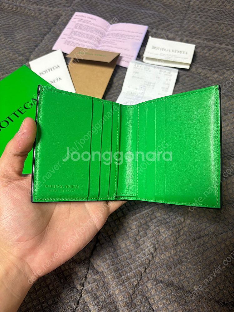 보테가베네타 카세트 슬림 폴더형 반지갑 캐러킷--2