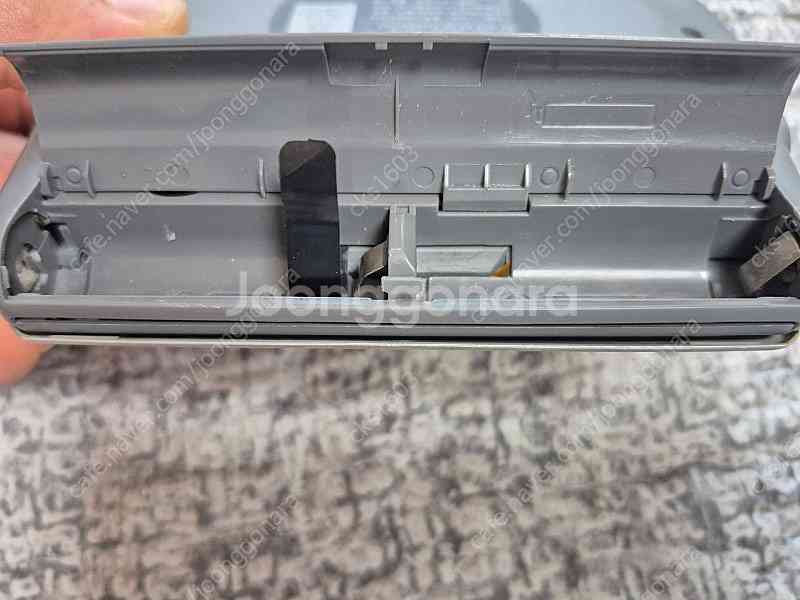 SONY CDP D-E777 실버색상 정상작동품 판매합...--6