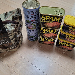 펭권꽁치 통조림 400g 2개 +김부각 55g 1개 + 스팸 클레식 300g 3개 + 런천미트 340g 1개 + 런천미트 200g 2개28,990원 무료 배송 팝니다.